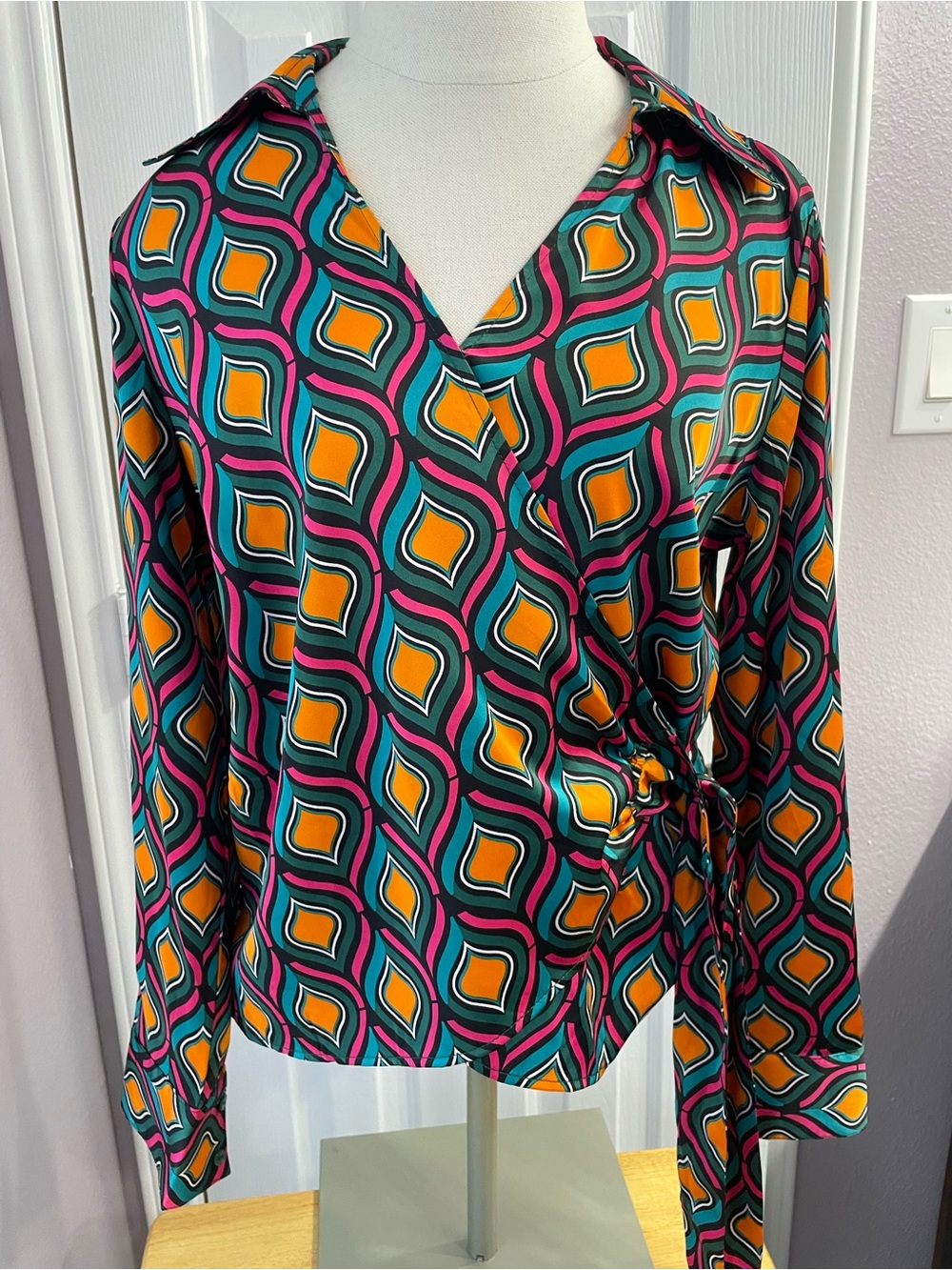 cupcakes & cashmere Teal, Pink, Orange Wrap Blouse Geometric Print Medium NWT
